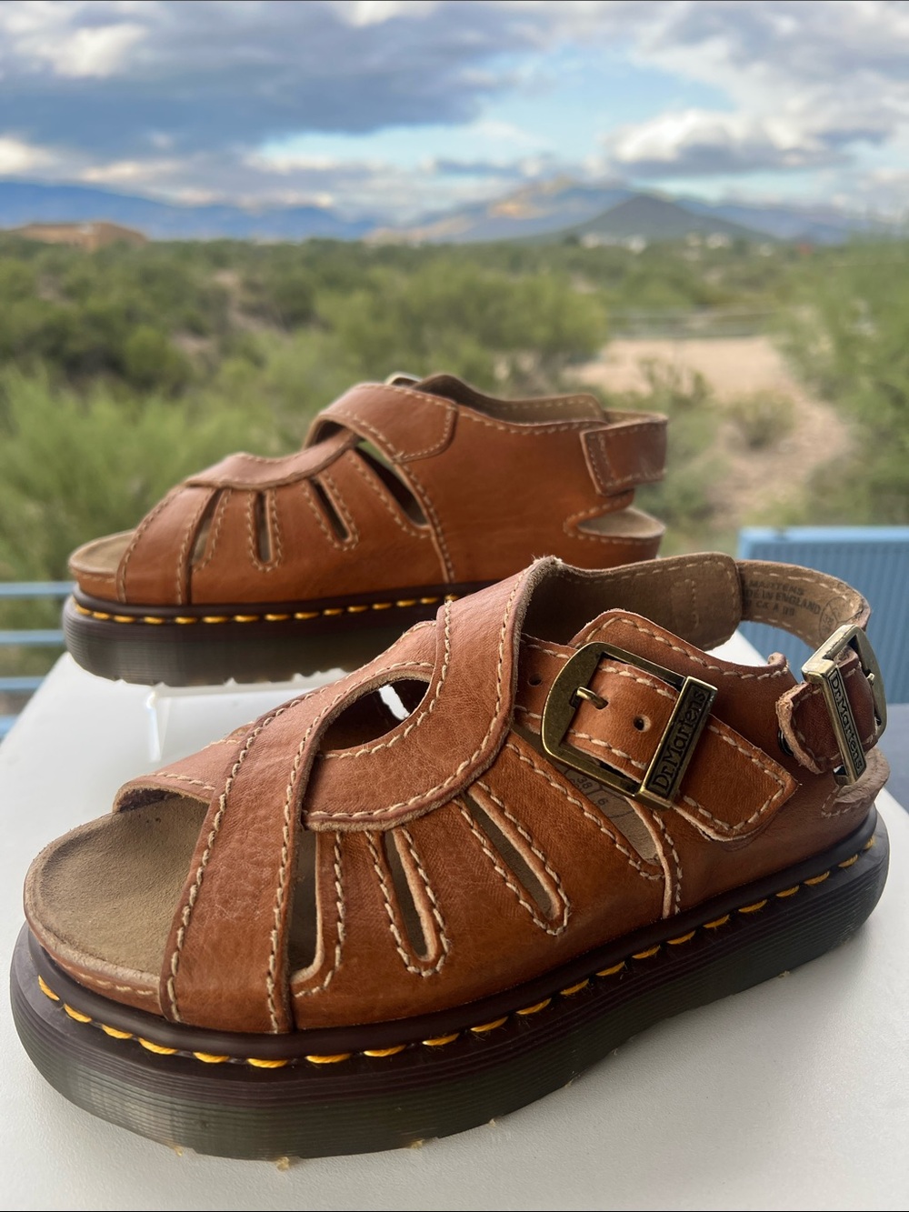 🏴 Vintage MIE Dr. Martens Chunky Brown Twist Platform Sandals UK 5 EC‼️